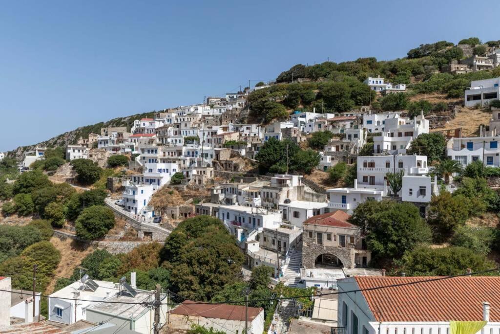 Δροσιά Villa Koronos Exteriör bild